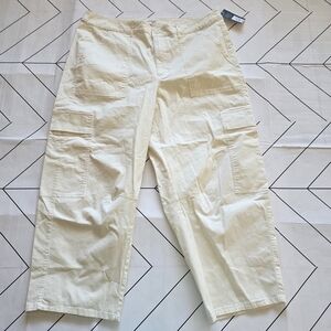 Women's High-Rise Utility Capri Pants - Universal Thread Cream, Size 17.